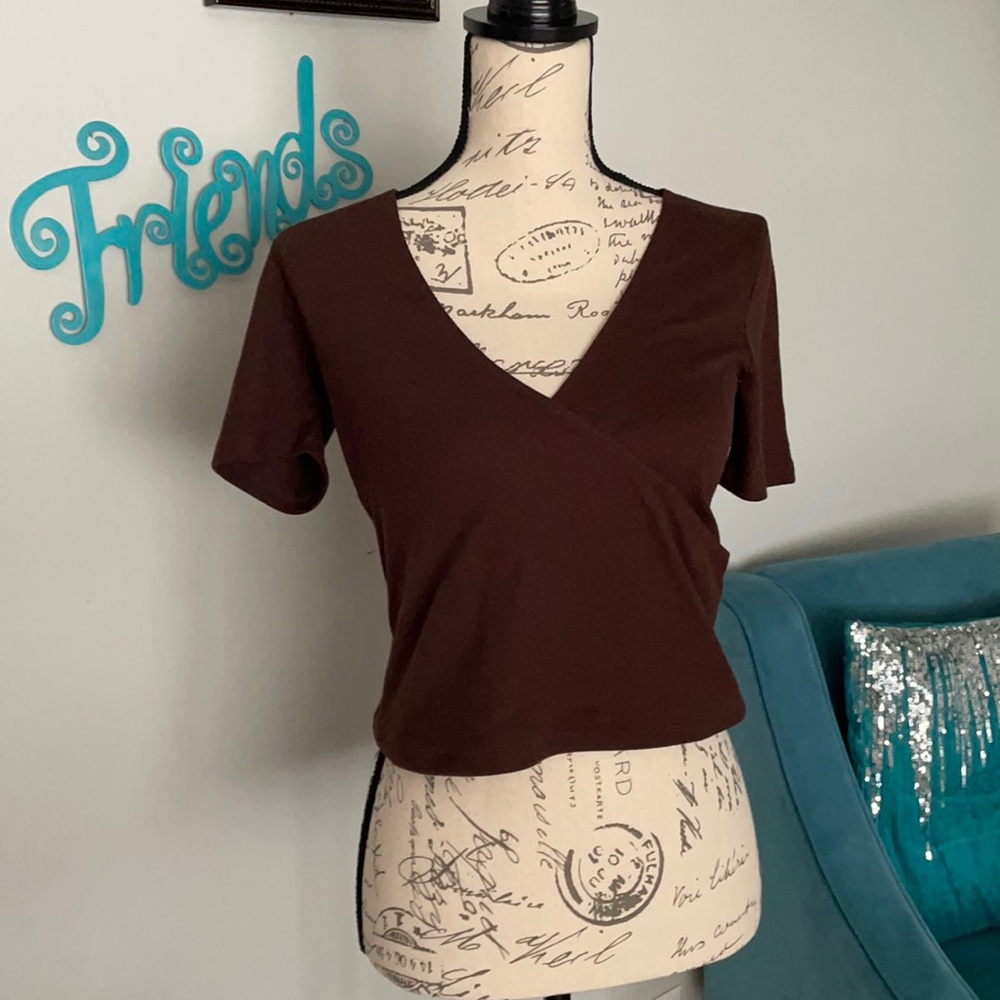 Size large brown crop top in great condition